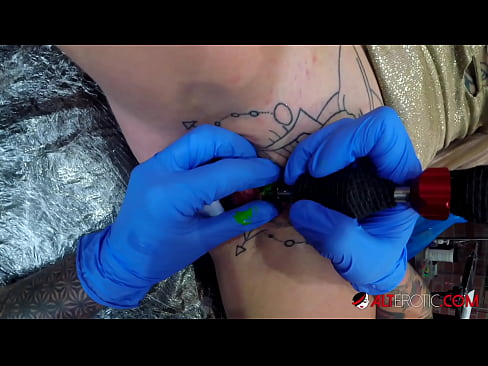 ❤️ Extremely tattooed hottie Sully Savage got a tattoo on her clitoris ❌ Quality porn at en-us.purchasexz.top ❤